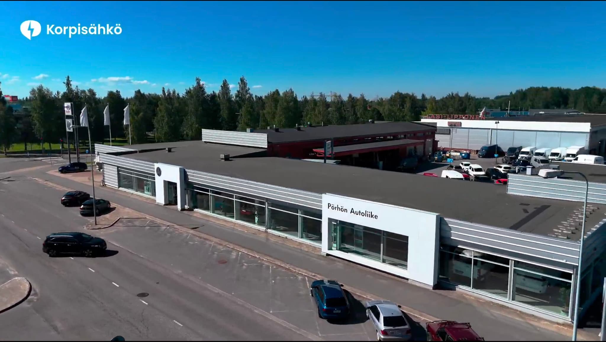 Pörhön autoliike vakuuttui – “Nykyään Korpisähkö tekee oikeastaan meidän kaikki sähkötyöt” – Katso video